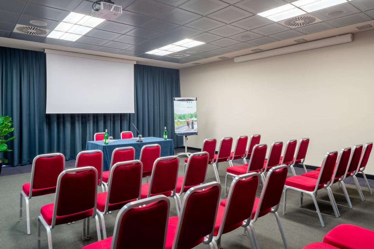 Una Hotels Bologna San Lazzaro Сан-Лаццаро-ді-Савена Екстер'єр фото