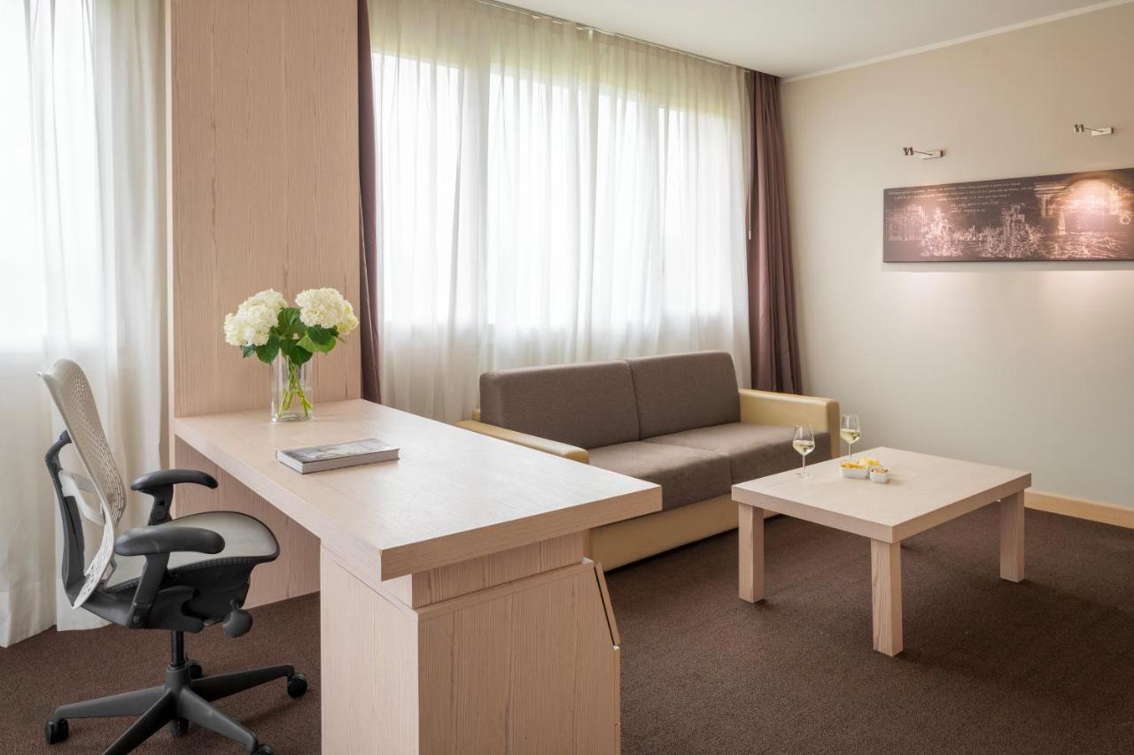 Una Hotels Bologna San Lazzaro Сан-Лаццаро-ді-Савена Екстер'єр фото
